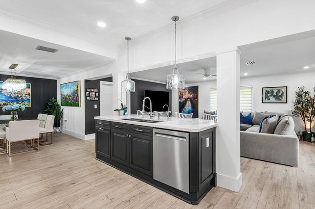 3203 NE 6th, Boca Raton, FL 33431