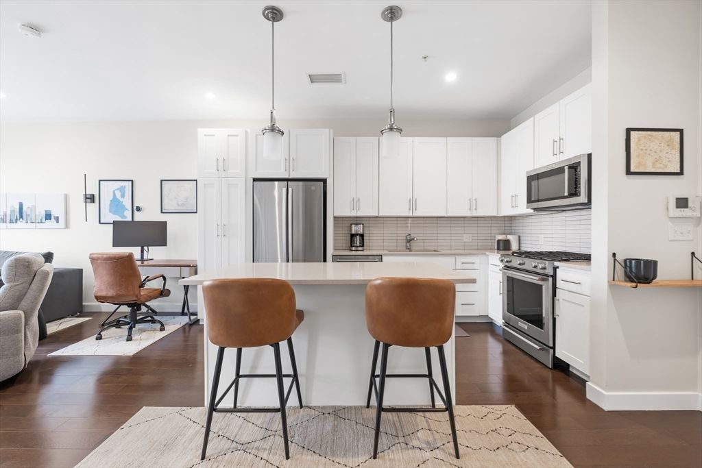 197 Washington St 307, Somerville, MA 02143