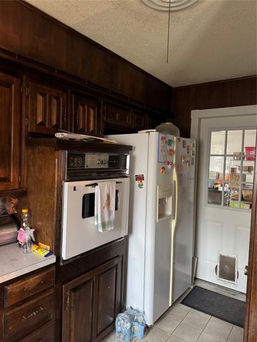 505 Williams Street, Grandview, TX 76050