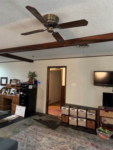 505 Williams Street, Grandview, TX 76050