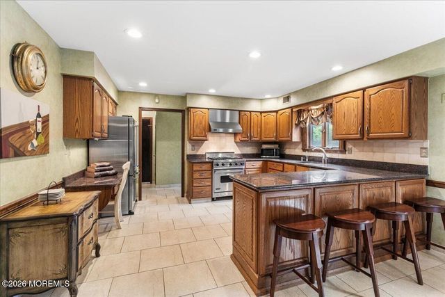 6 Woodhollow Drive, Holmdel, NJ 07733
