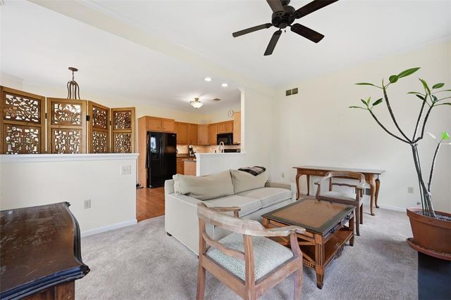124 Willow Drive, Easton, PA 18045