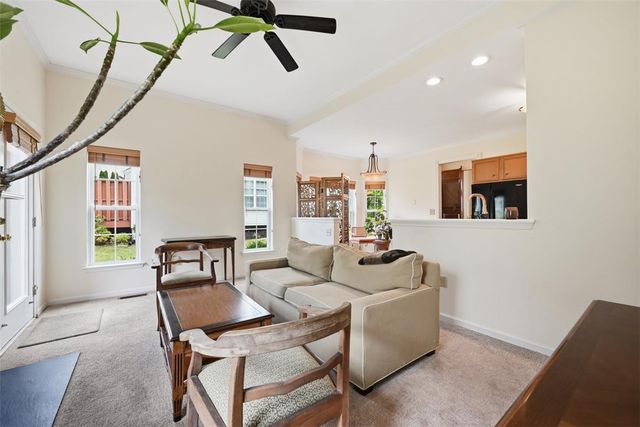 124 Willow Drive, Easton, PA 18045