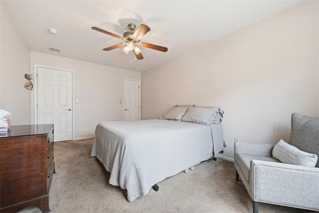124 Willow Drive, Easton, PA 18045