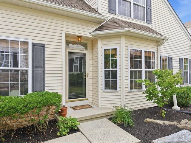 124 Willow Drive, Easton, PA 18045