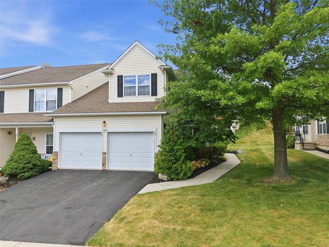 124 Willow Drive, Easton, PA 18045