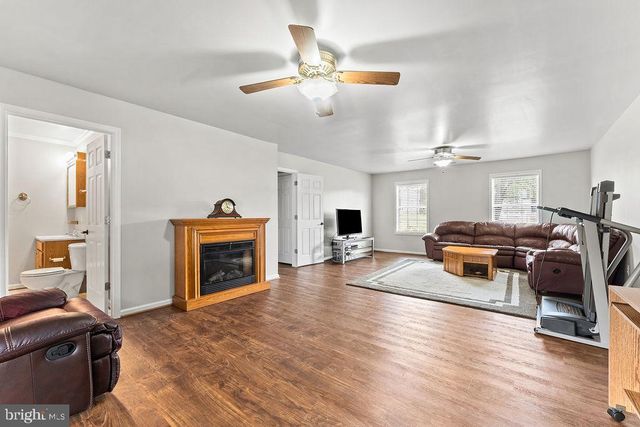40 THORNBERRY LN, Stafford, VA 22556