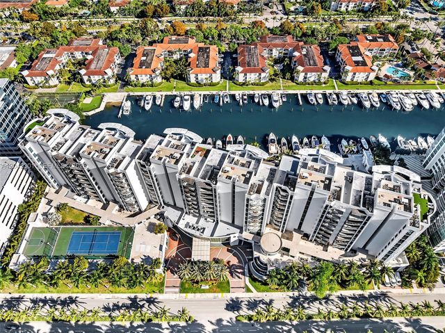 3029 NE 188th Street 822, Aventura, FL 33180