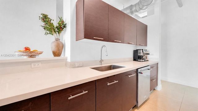 3029 NE 188th Street 822, Aventura, FL 33180
