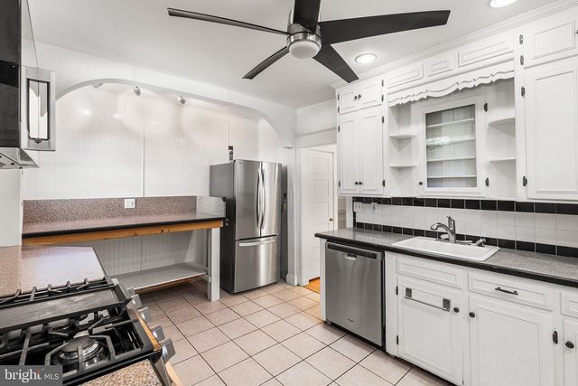 38 MAPLE AVE, Upper Darby, PA 19082