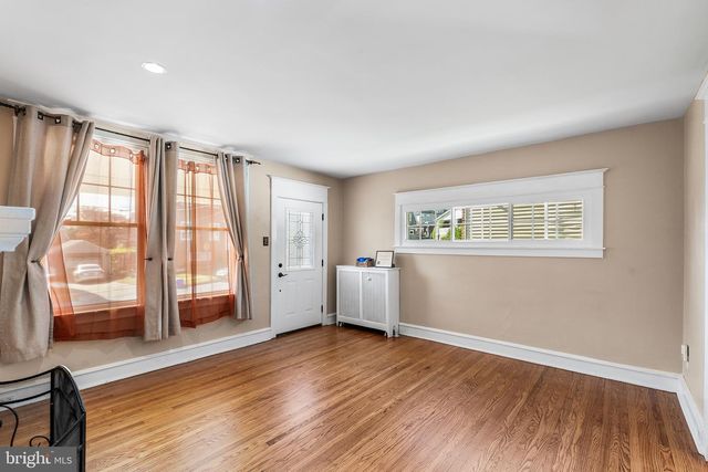 38 MAPLE AVE, Upper Darby, PA 19082