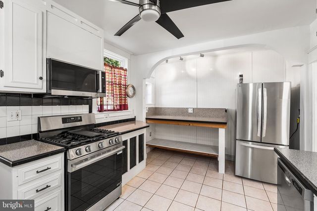 38 MAPLE AVE, Upper Darby, PA 19082