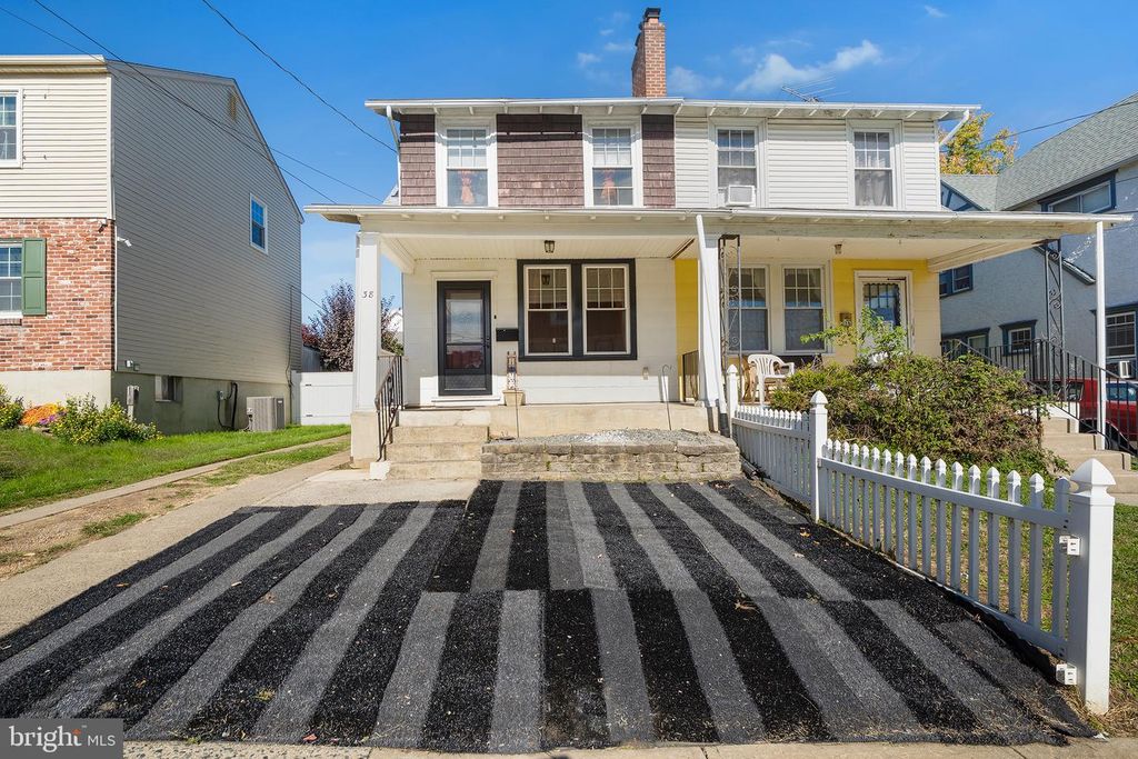 38 MAPLE AVE, Upper Darby, PA 19082