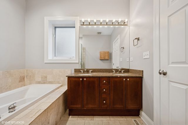 2461 W Foster Avenue 2E, Chicago, IL 60625