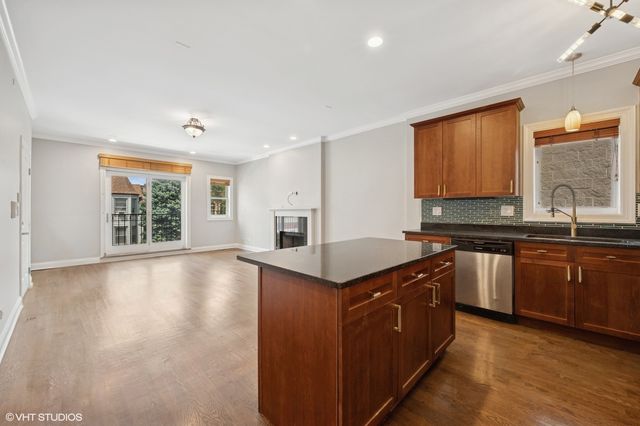 2461 W Foster Avenue 2E, Chicago, IL 60625
