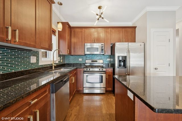 2461 W Foster Avenue 2E, Chicago, IL 60625