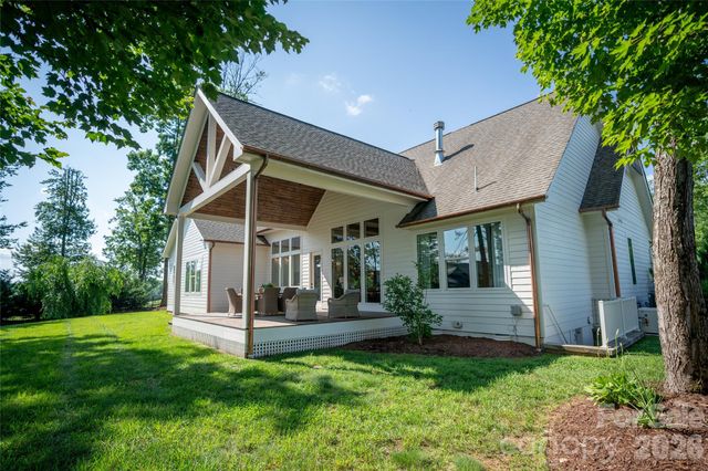 210 Samuel Drive, Mills River, NC 28759