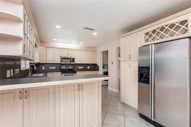 8970 Johnson St, Pembroke Pines, FL 33024