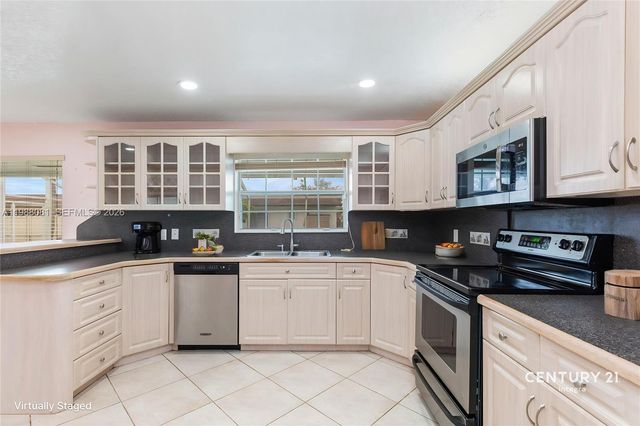 8970 Johnson St, Pembroke Pines, FL 33024