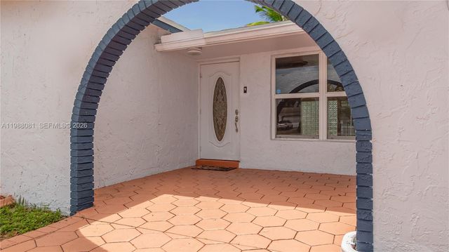 8970 Johnson St, Pembroke Pines, FL 33024