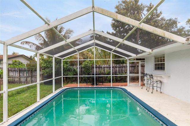 8970 Johnson St, Pembroke Pines, FL 33024