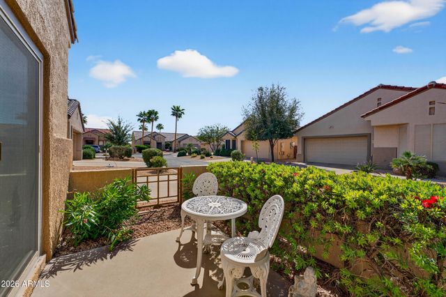 15720 W CLEAR CANYON Drive, Surprise, AZ 85374