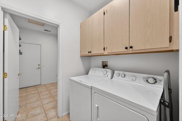 15720 W CLEAR CANYON Drive, Surprise, AZ 85374