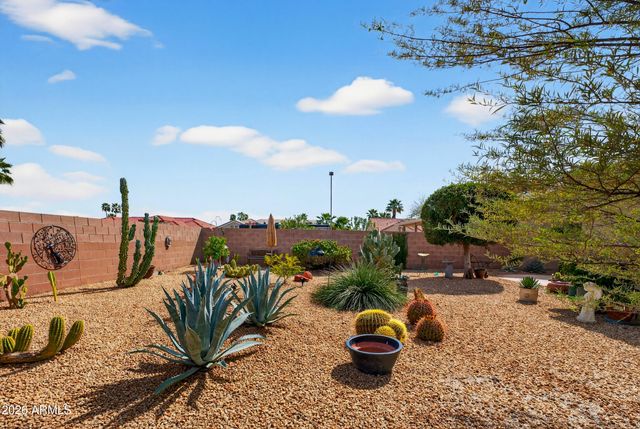 15720 W CLEAR CANYON Drive, Surprise, AZ 85374