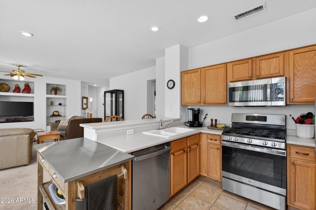 15720 W CLEAR CANYON Drive, Surprise, AZ 85374