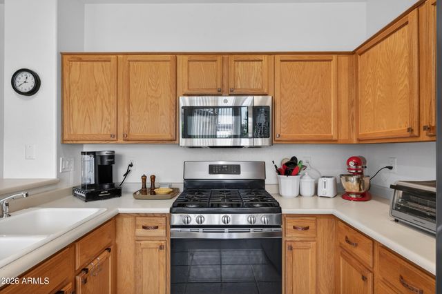 15720 W CLEAR CANYON Drive, Surprise, AZ 85374
