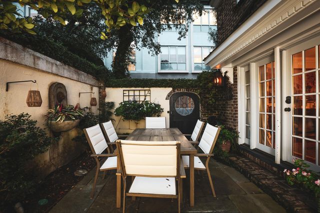 3 Exchange Street, Charleston, SC 29401