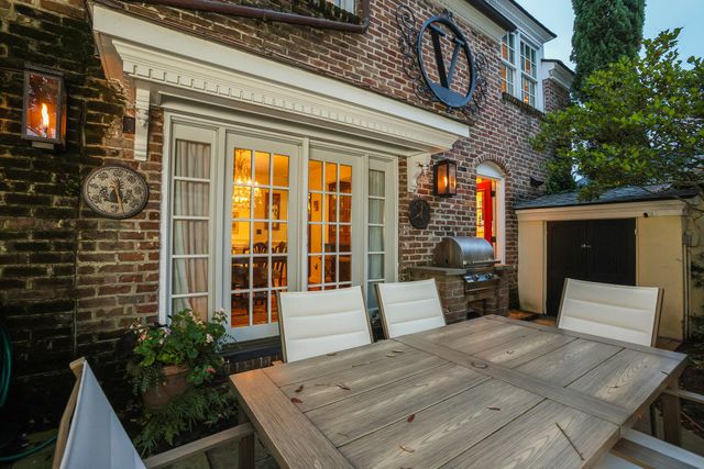 3 Exchange Street, Charleston, SC 29401