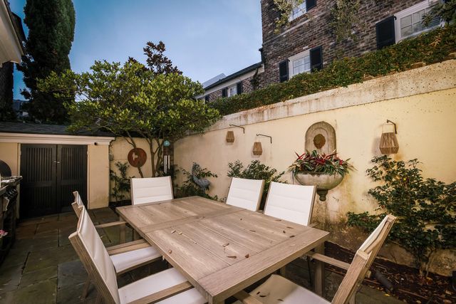 3 Exchange Street, Charleston, SC 29401