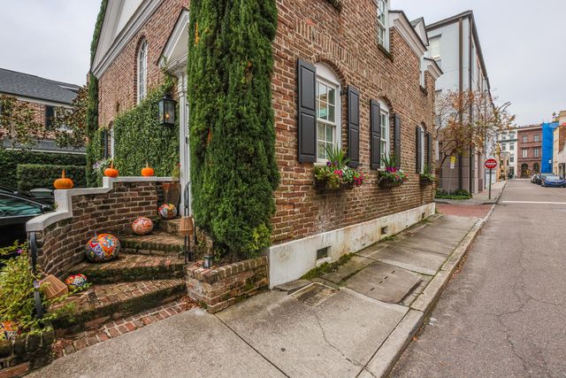 3 Exchange Street, Charleston, SC 29401