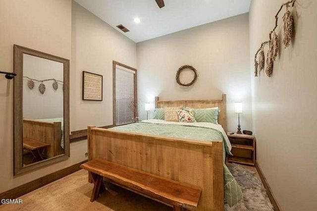 1563 Mountain Dreams Way, Sevierville, TN 37862