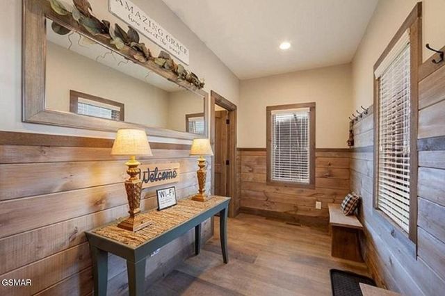 1563 Mountain Dreams Way, Sevierville, TN 37862