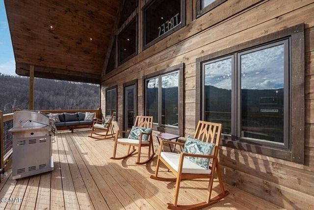 1563 Mountain Dreams Way, Sevierville, TN 37862