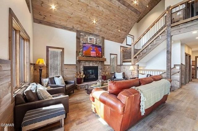 1563 Mountain Dreams Way, Sevierville, TN 37862
