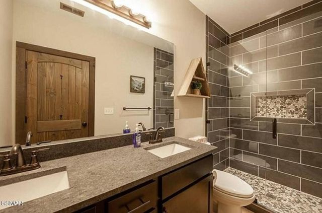 1563 Mountain Dreams Way, Sevierville, TN 37862