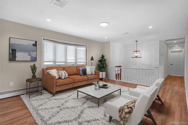 293 Avenue B, Ronkonkoma, NY 11779