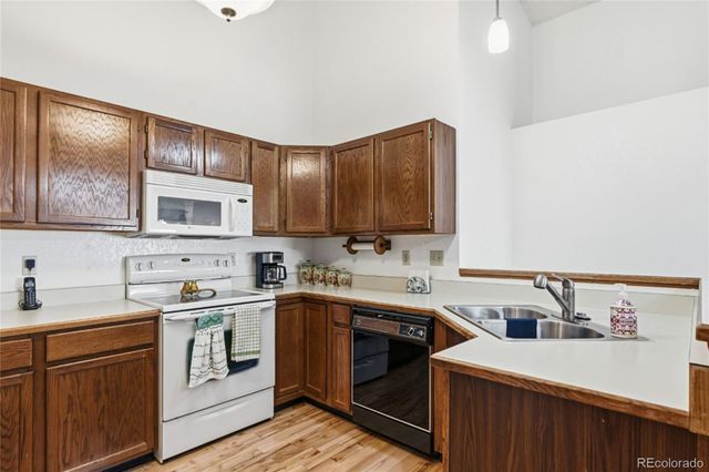 5916 S Jellison Street F, Littleton, CO 80123