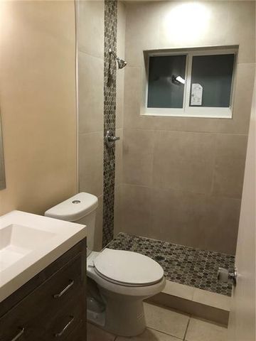 3200 NE 13th Avenue A-b, Oakland Park, FL 33334