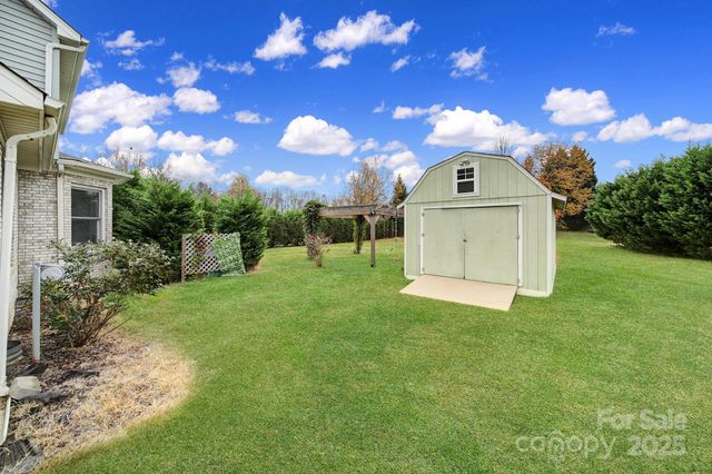 718 Emerson Drive, Mooresville, NC 28115