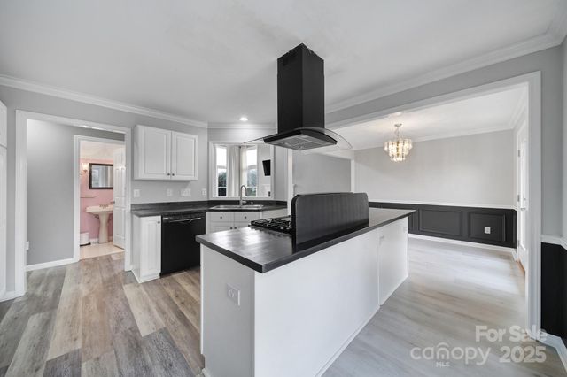 718 Emerson Drive, Mooresville, NC 28115