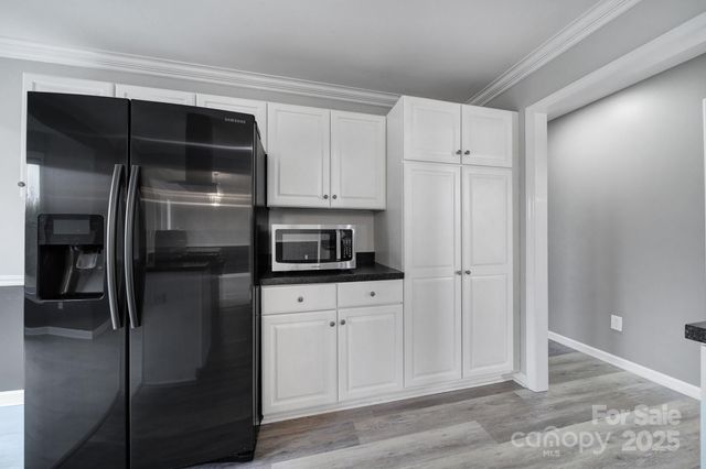 718 Emerson Drive, Mooresville, NC 28115