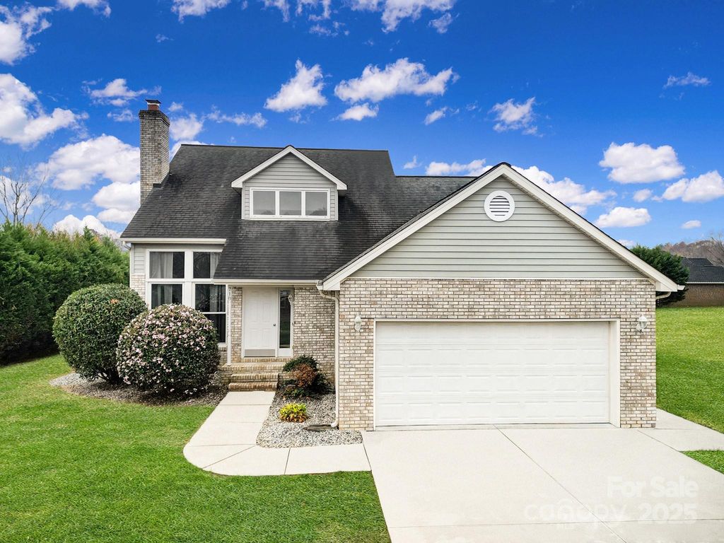 718 Emerson Drive, Mooresville, NC 28115