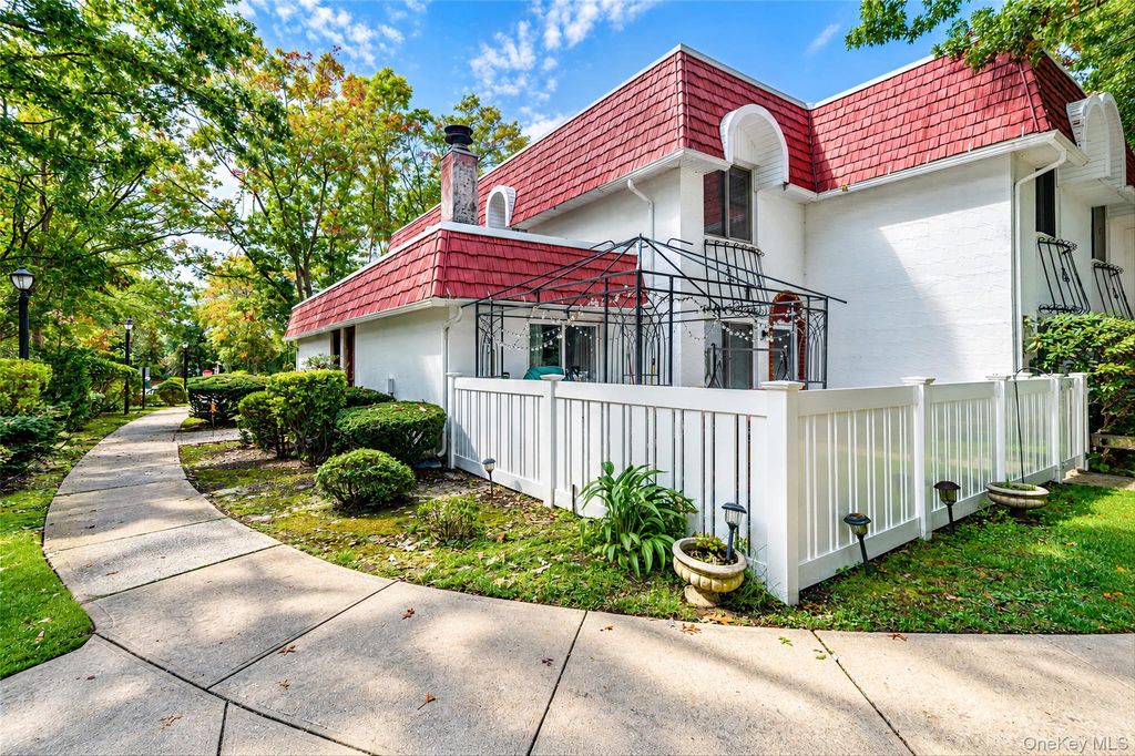 740 Blue Ridge Drive, Medford, NY 11763 — photo 2