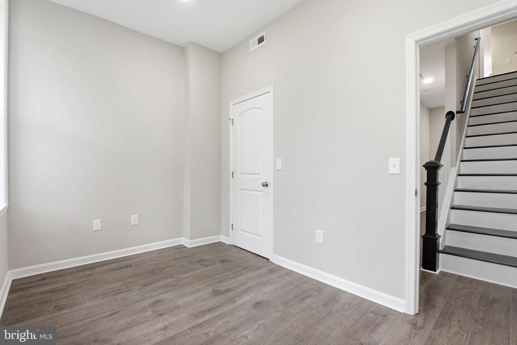 Image 19 of property listing at 1032 N FULTON AVE, Baltimore, MD 21217