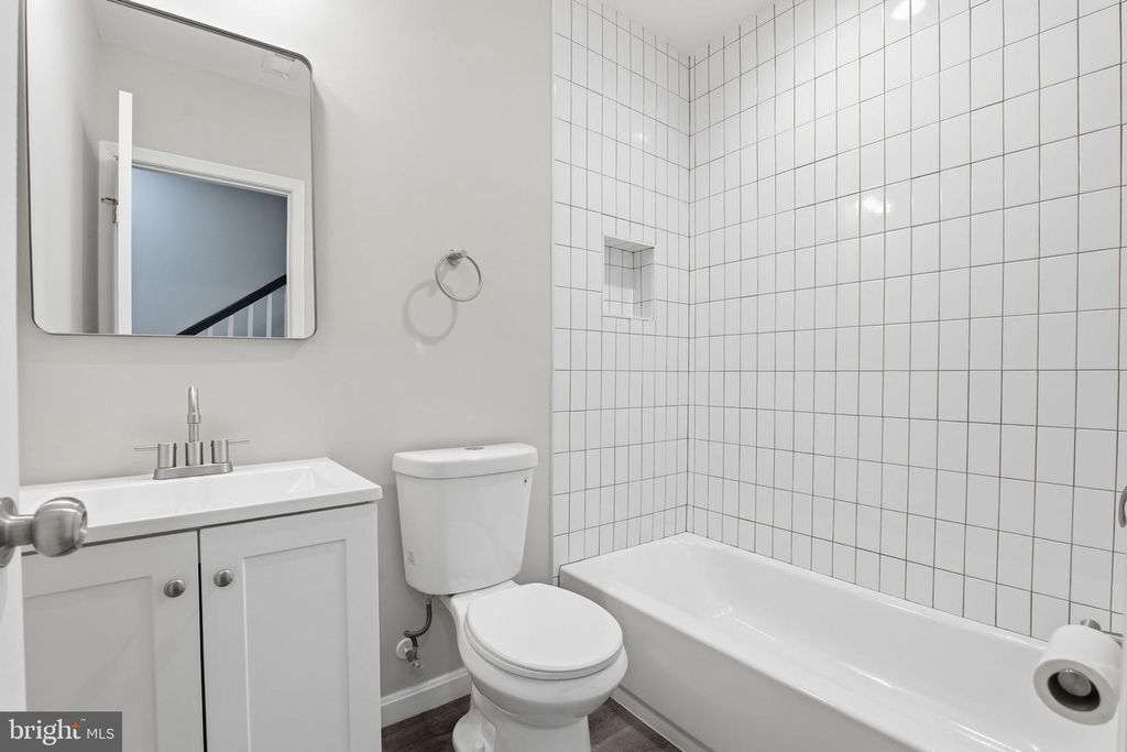 Image 20 of property listing at 1032 N FULTON AVE, Baltimore, MD 21217