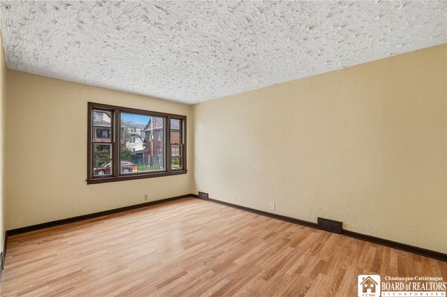 414 18th Street, Niagara Falls, NY 14303